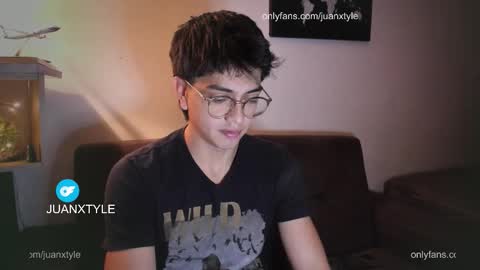 Snapshot of juancamroom chatting on October 11, 2:44 am . online show from October 11, 2:44 am