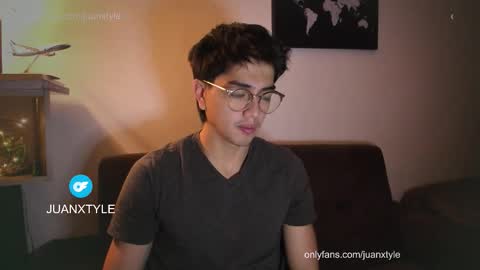 Snapshot of juancamroom chatting on October 16, 8:21 pm . online show from October 16, 8:21 pm