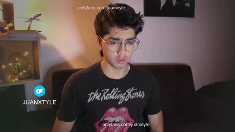 Snapshot of juancamroom chatting on October 20, 2:56 am . online show from October 20, 2:56 am