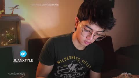 Snapshot of juancamroom chatting on October 20, 8:20 pm . online show from October 20, 8:20 pm