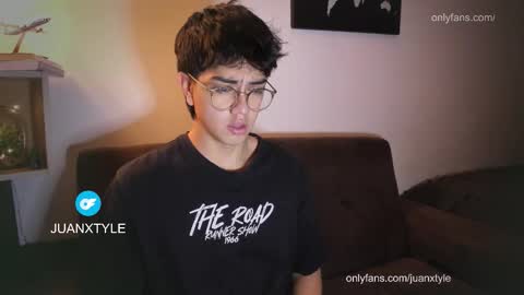 Snapshot of juancamroom chatting on October 25, 2:19 am . online show from October 25, 2:19 am