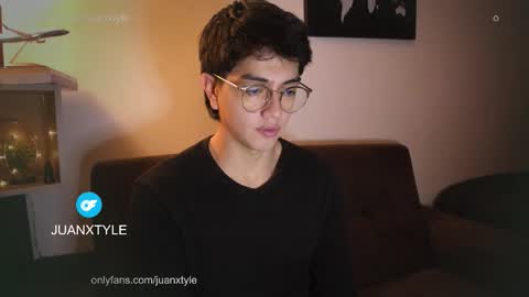 Snapshot of juancamroom chatting on October 29, 2:58 am . online show from October 29, 2:58 am