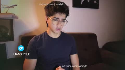 Snapshot of juancamroom chatting on October 29, 9:05 pm . online show from October 29, 9:05 pm