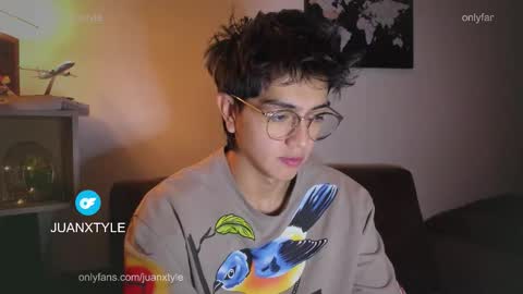 Snapshot of juancamroom chatting on November 9, 5:00 pm . online show from November 9, 5:00 pm