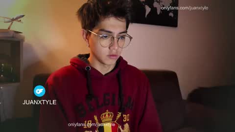 Snapshot of juancamroom chatting on November 18, 6:23 pm . online show from November 18, 6:23 pm