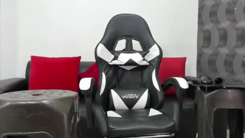 Juan Diego Uribe online show from January 4, 2:46 pm