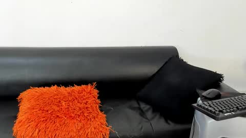 Juan Diego Uribe online show from March 8, 12:33 am