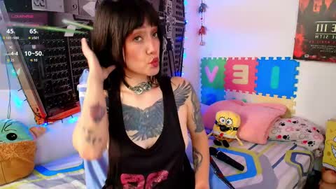 Juanita online show from May 20, 7:53 pm