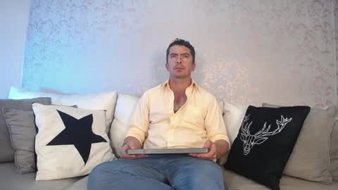 Juan k online show from October 3, 2:03 pm