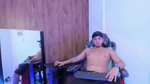 Snapshot of juanmechanic chatting on October 12, 5:17 am JUAN online show from October 12, 5:17 am