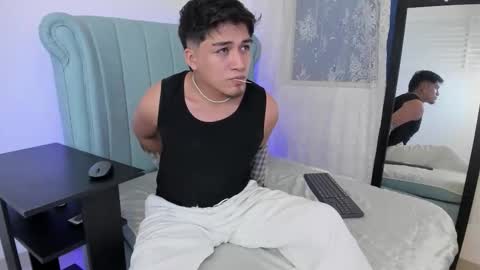 Snapshot of juanmechanic chatting on November 21, 5:06 am JUAN online show from November 21, 5:06 am