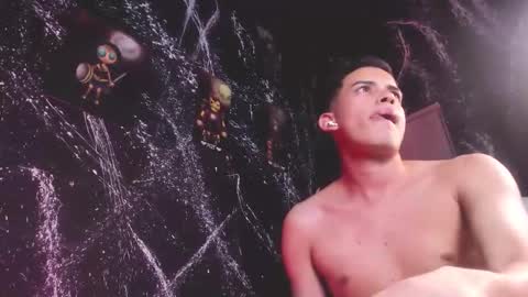 Snapshot of juansixx_ chatting on November 5, 11:05 pm Juan online show from November 5, 11:05 pm