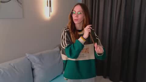 Snapshot of judithmiles chatting on December 3, 8:00 am Emma online show from December 3, 8:00 am