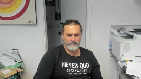 Snapshot of juergenkru chatting on November 17, 10:32 am Giovanni50pro online show from November 17, 10:32 am