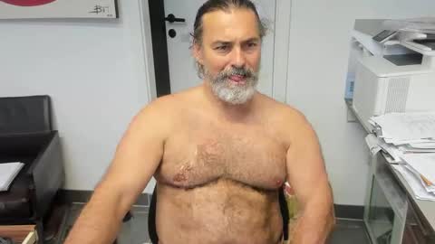 Snapshot of juergenkru chatting on November 19, 4:07 pm Giovanni50pro online show from November 19, 4:07 pm