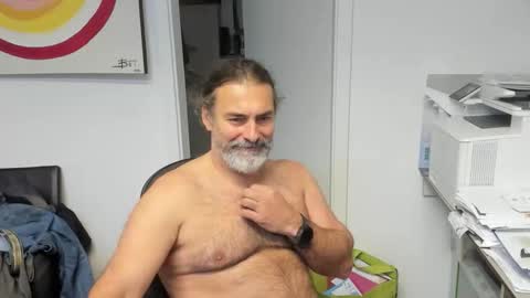 Snapshot of juergenkru chatting on November 27, 3:03 pm Giovanni50pro online show from November 27, 3:03 pm