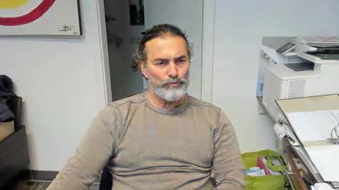 Snapshot of juergenkru chatting on December 1, 1:27 pm Giovanni50pro online show from December 1, 1:27 pm