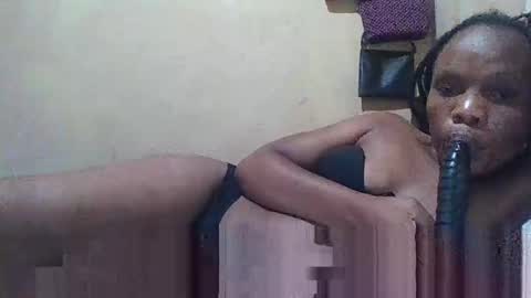 Snapshot of juice_petite3 chatting on January 29, 7:00 pm juice_petite3 online show from January 29, 7:00 pm