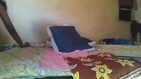 Snapshot of juice_petite3 chatting on February 7, 11:23 am juice_petite3 online show from February 7, 11:23 am