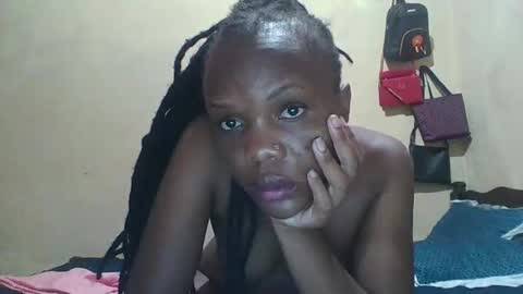 Snapshot of juice_petite3 chatting on February 14, 10:14 pm juice_petite3 online show from February 14, 10:14 pm