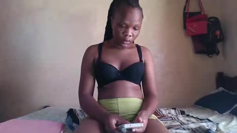 Snapshot of juice_petite3 chatting on February 21, 9:45 am juice_petite3 online show from February 21, 9:45 am