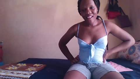 Snapshot of juice_petite3 chatting on February 26, 9:32 am juice_petite3 online show from February 26, 9:32 am