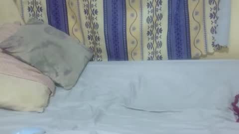 juicy_ass10 online show from April 23, 6:32 pm