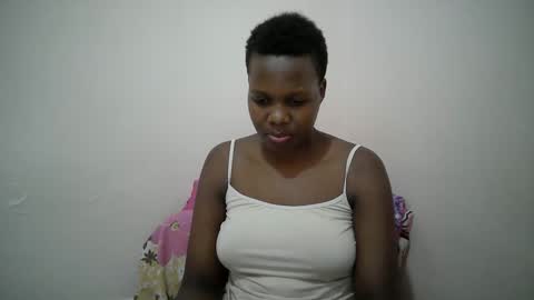 Snapshot of juicy_bella2 chatting on September 17, 10:33 pm juicy_bella2 online show from September 17, 10:33 pm