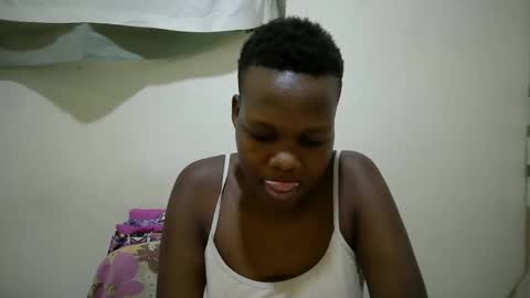 Snapshot of juicy_bella2 chatting on October 2, 4:52 am juicy_bella2 online show from October 2, 4:52 am