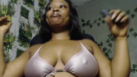 Snapshot of juicy_gold22 chatting on January 3, 1:14 pm Mariagold online show from January 3, 1:14 pm