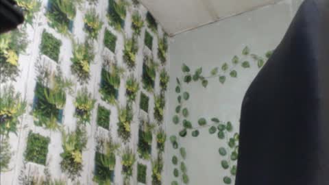 Snapshot of juicy_gold22 chatting on January 6, 10:37 pm Mariagold online show from January 6, 10:37 pm