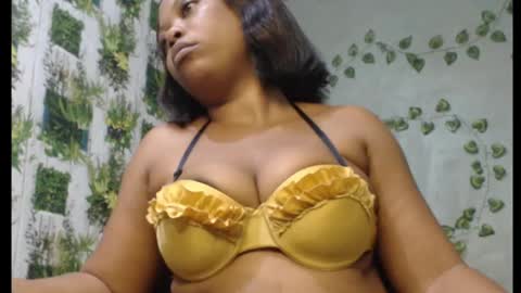 Snapshot of juicy_gold22 chatting on January 13, 6:27 am Mariagold online show from January 13, 6:27 am