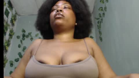 Snapshot of juicy_gold22 chatting on February 16, 10:21 pm Mariagold online show from February 16, 10:21 pm