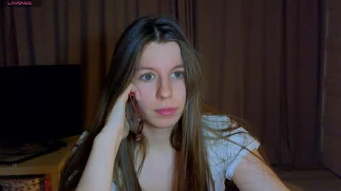 Snapshot of juicy_mystery chatting on April 18, 8:09 pm laura online show from April 18, 8:09 pm