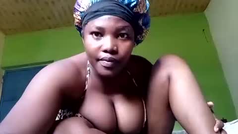 Snapshot of juicybabe102874 chatting on April 24, 9:56 am juicybabe102874 online show from April 24, 9:56 am