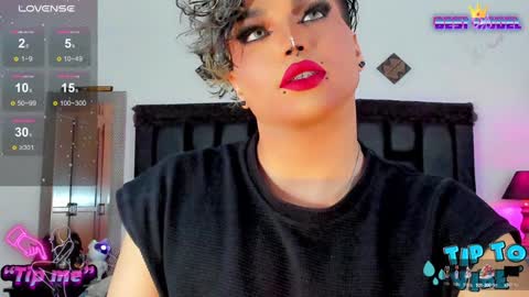 Snapshot of jujubee_lander chatting on January 10, 7:21 pm Jujubee online show from January 10, 7:21 pm