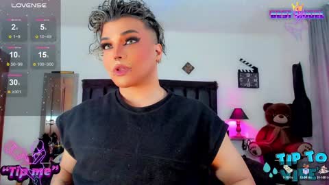 Snapshot of jujubee_lander chatting on January 19, 2:06 pm Jujubee online show from January 19, 2:06 pm