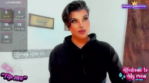 Snapshot of jujubee_lander chatting on September 21, 2:51 pm Jujubee online show from September 21, 2:51 pm