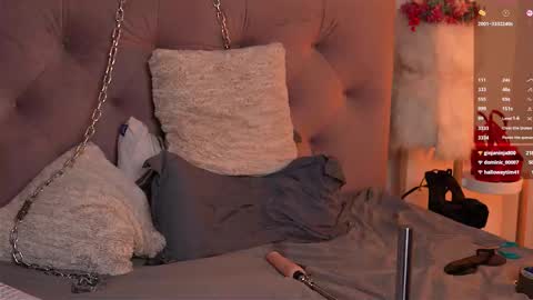 Snapshot of julcy_peach chatting on March 25, 9:04 am Julcy online show from March 25, 9:04 am