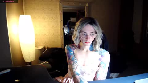 Julia online show from November 21, 6:39 pm