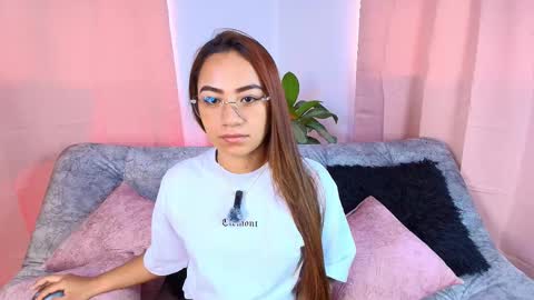 Jules and Gia online show from October 17, 3:47 pm