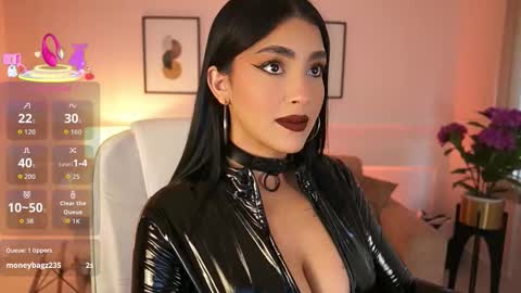 Snapshot of julesbennet chatting on October 31, 11:33 am Jules Bennett online show from October 31, 11:33 am