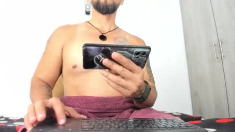 juleslake2 online show from January 17, 2:05 am