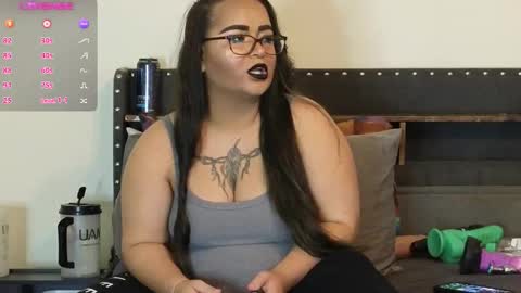 Julesss online show from November 4, 8:35 am