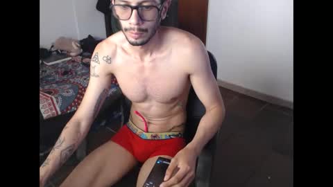 Julfigo online show from May 31, 6:04 pm