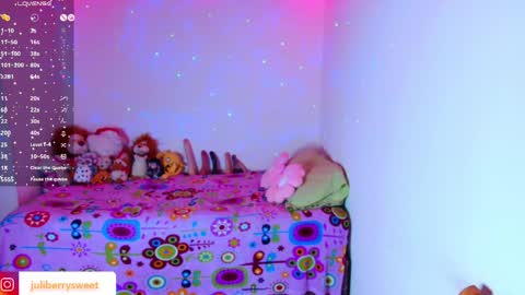Juliana online show from May 23, 10:58 pm