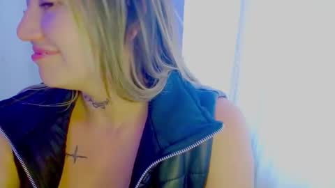  Juliana Torres  online show from October 21, 8:31 pm