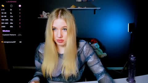 juli kisss online show from January 16, 1:58 am