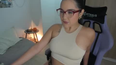 Snapshot of juli_santos_22 chatting on November 2, 5:26 pm juli_santos_22 online show from November 2, 5:26 pm