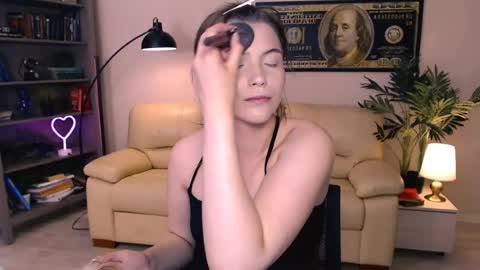 Snapshot of julia485262 chatting on June 17, 1:23 pm julia485262 online show from June 17, 1:23 pm